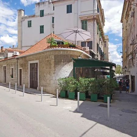 Alos Center スプリト