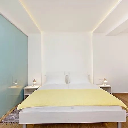 Alos Center * سبليت