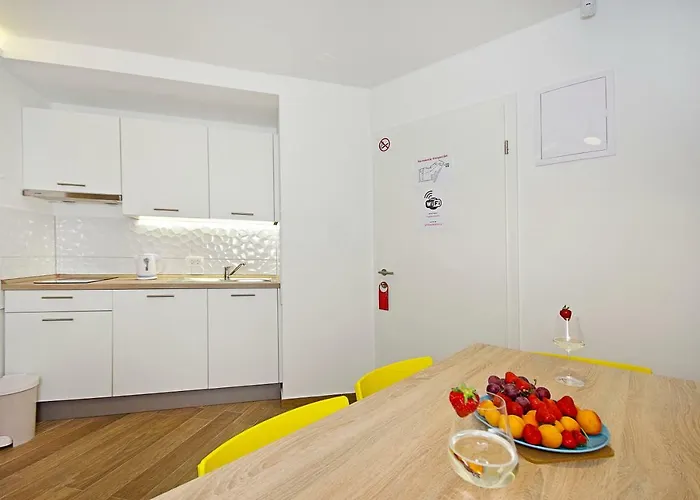 Alos Center * سبليت